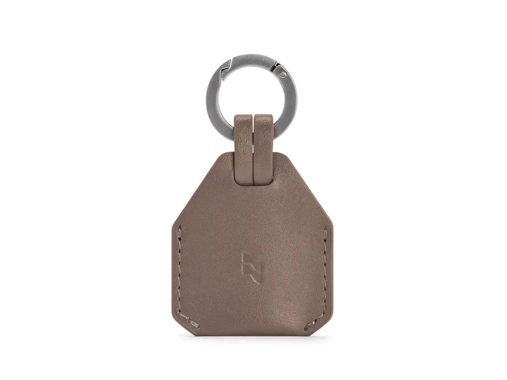 Bagsy_LOJEL_ILOJ 2_Iloj – AirTag Holder_EDC - AH - PGY - 01 - WCH - GL_Pebble Grey