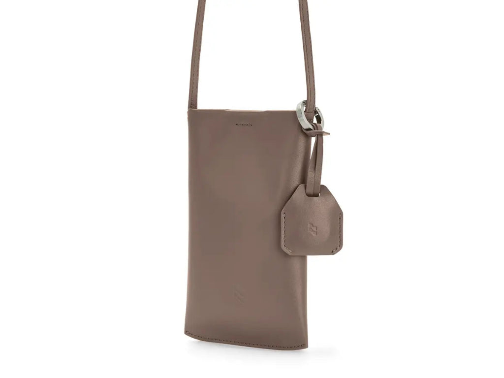 Bagsy_LOJEL_ILOJ 2_Iloj – AirTag Holder_EDC - AH - PGY - 01 - WCH - GL_Pebble Grey