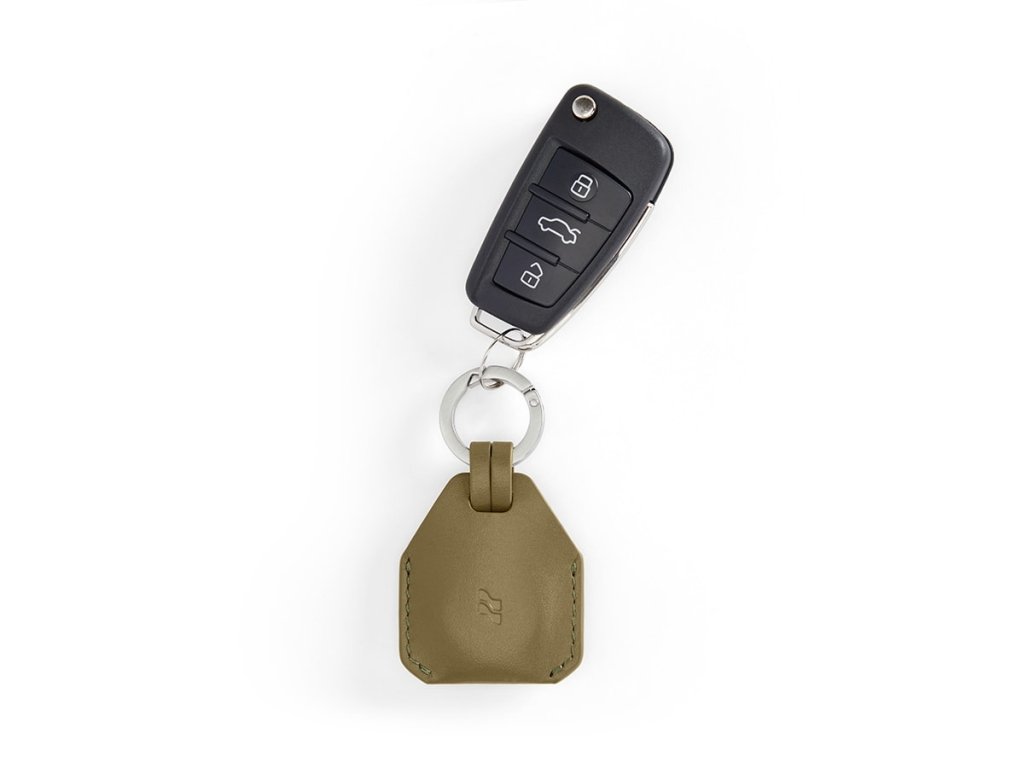 Bagsy_LOJEL_ILOJ 2_Iloj – AirTag Holder_EDC - AH - OLE - 01 - WCH - GL_Olive