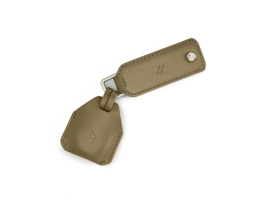 Bagsy_LOJEL_ILOJ 2_Iloj – AirTag Holder_EDC - AH - OLE - 01 - WCH - GL_Olive