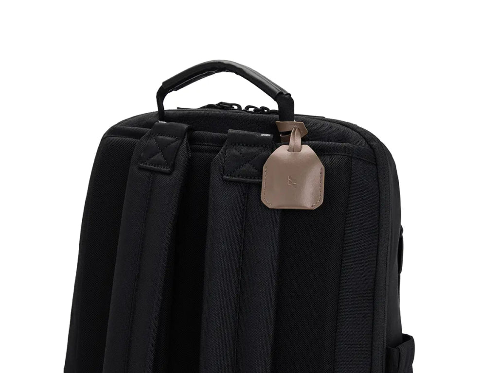 Bagsy_LOJEL_ILOJ 2_Iloj – AirTag Holder_EDC - AH - PGY - 01 - WCH - GL_Pebble Grey