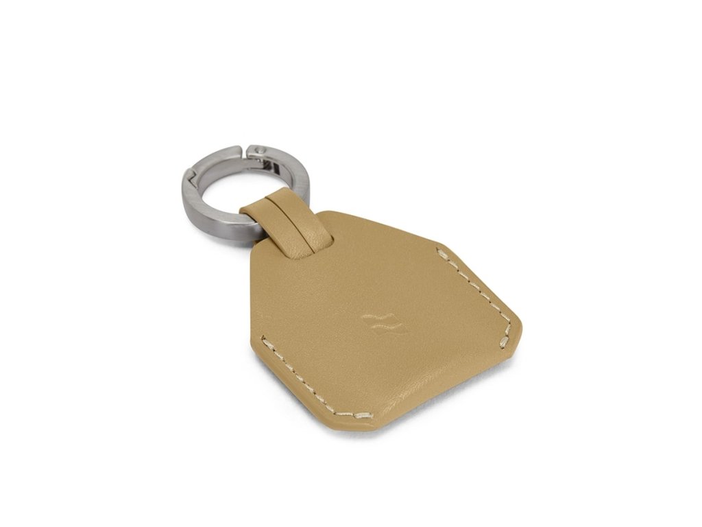 Bagsy_LOJEL_ILOJ 2_Iloj – AirTag Holder_EDC - AH - SND - 01 - WCH - GL_Sand