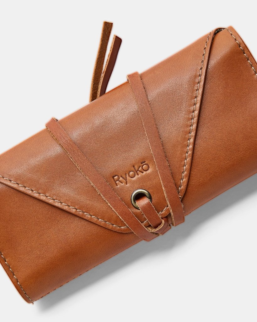 BAGSY_Ryokō_Accessories_GMT Watch Roll_ACC - GMT - BL - 001_
