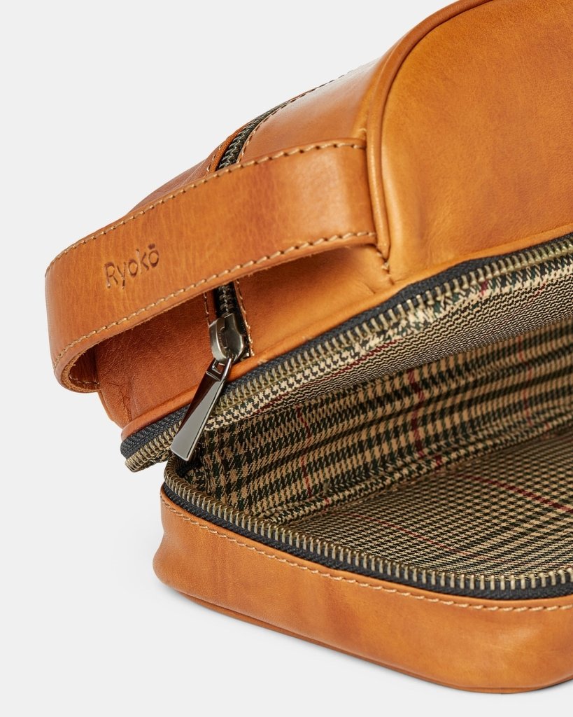 BAGSY_Ryokō__Liwa Dopp Kit | Tan__