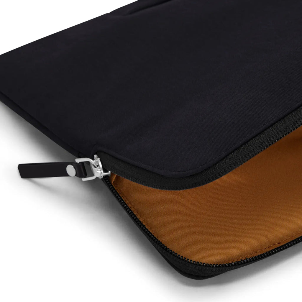 Bagsy_Lojel_SEMO_SEMO Laptop Sleeve 16"_SEM - LL - TTP - 01 - SCS - GL_Tierra Taupe