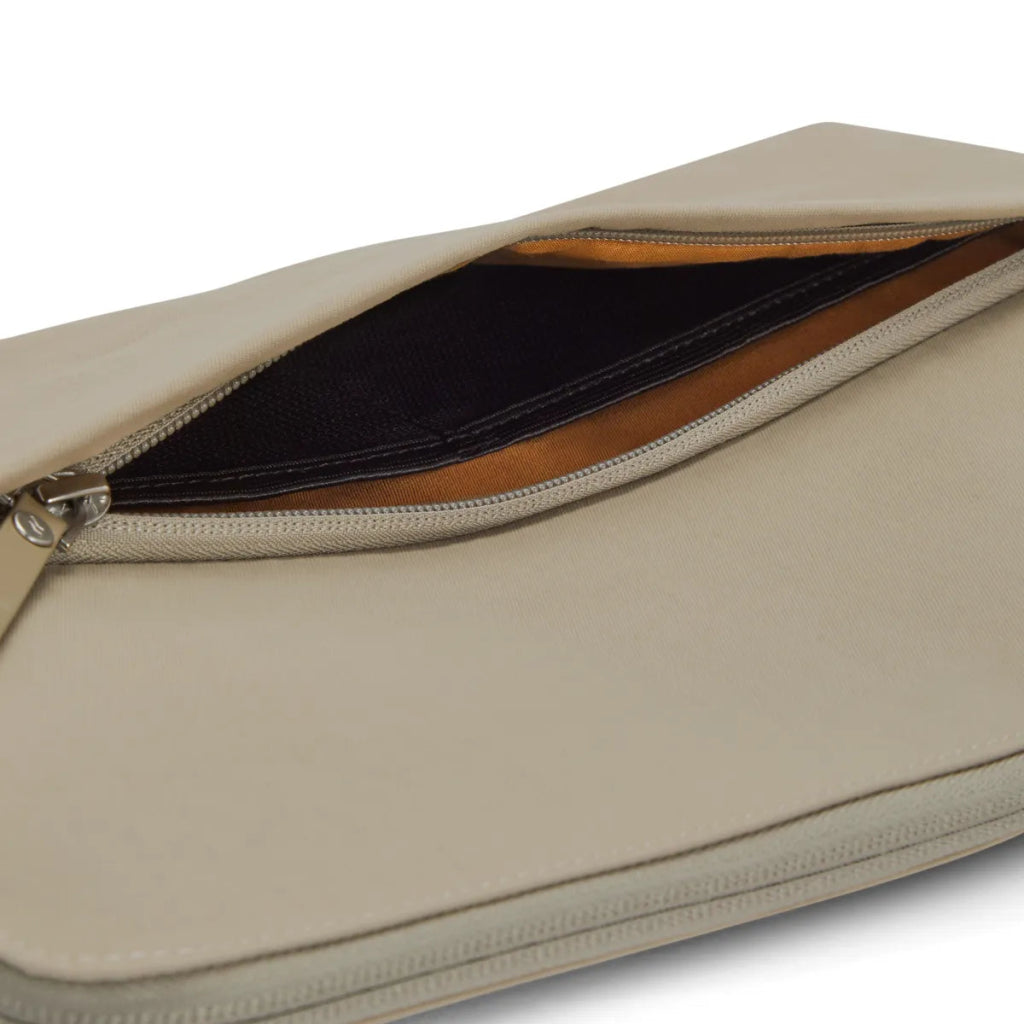 Bagsy_Lojel_SEMO_SEMO Laptop Sleeve 16"_SEM - LL - TTP - 01 - SCS - GL_Tierra Taupe