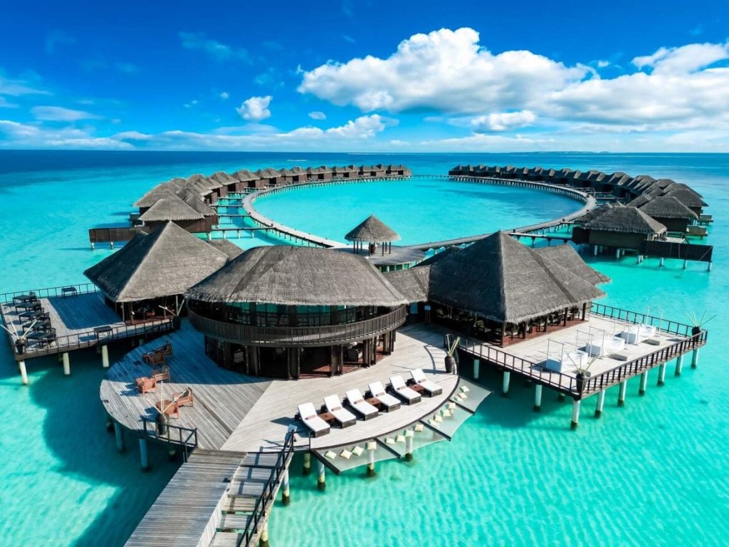 5 Best Summer Destinations from Dubai (2026) — And the Perfect Luggage for Each Trip - BAGSY