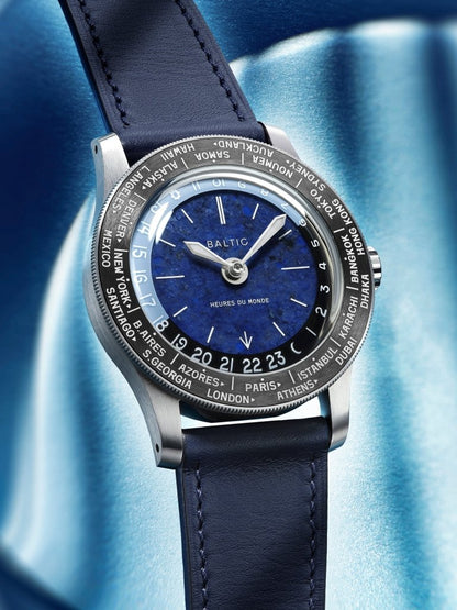 BAGSY_BAGSY__BALTIC – Heures du Monde Worldtimer (Sodalite)__