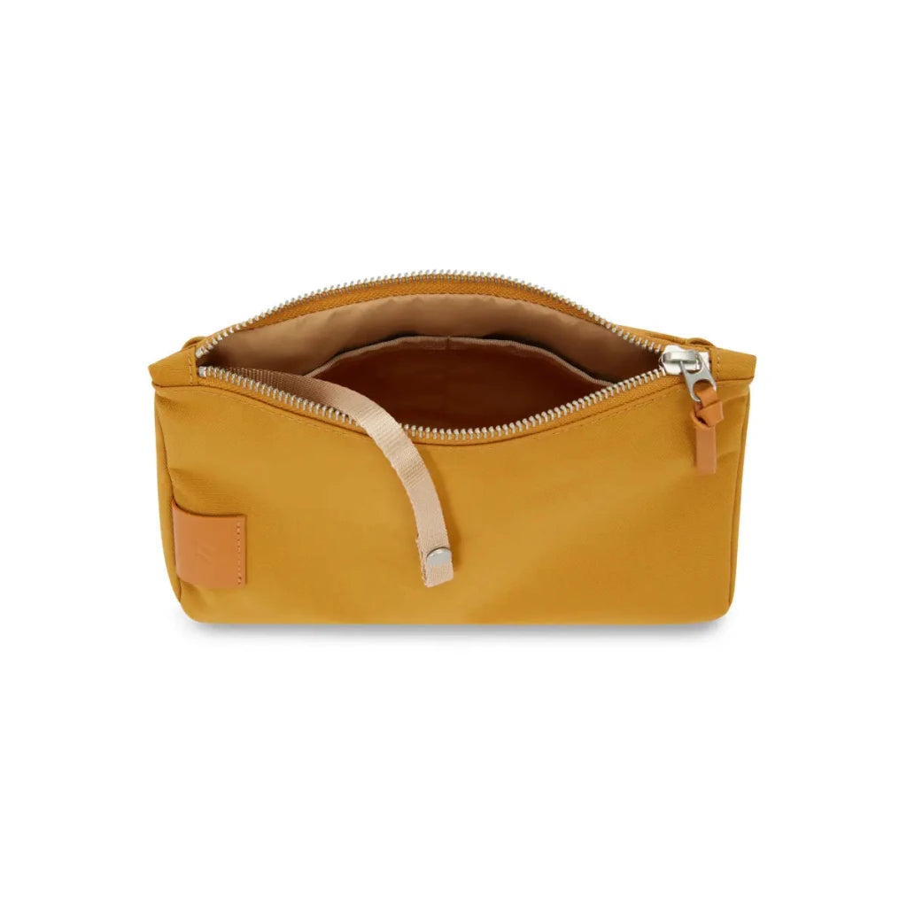 BAGSY_BAGSY__Niru – City Sling Mini_NCL-WS-TEA-01-SPC-GL_Terracotta