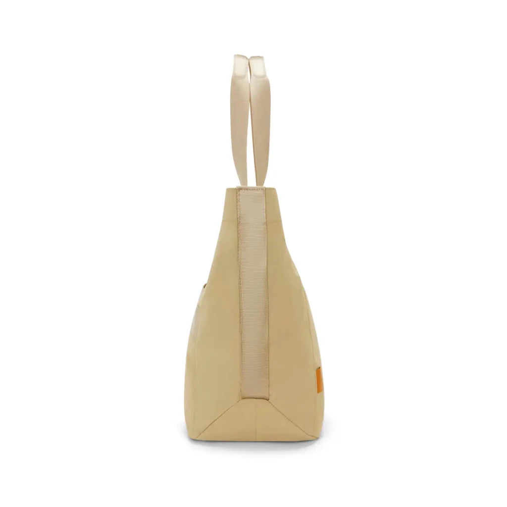BAGSY_BAGSY__Niru – City Tote Plus_NCL-CL-SND-01-SPC-GL_Sand