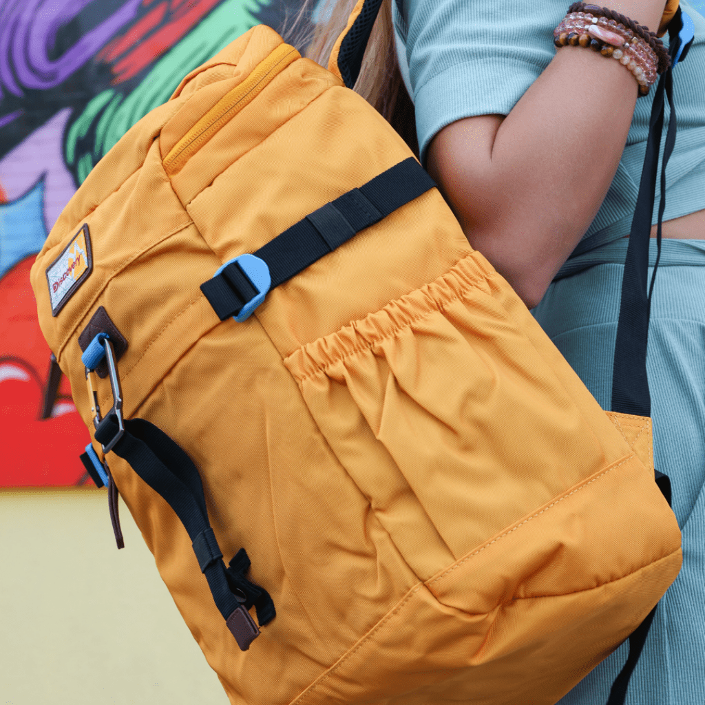 Bagsy_Discovery_Backpack_Icon Travel Backpack 25L_D00723.68_Ocher