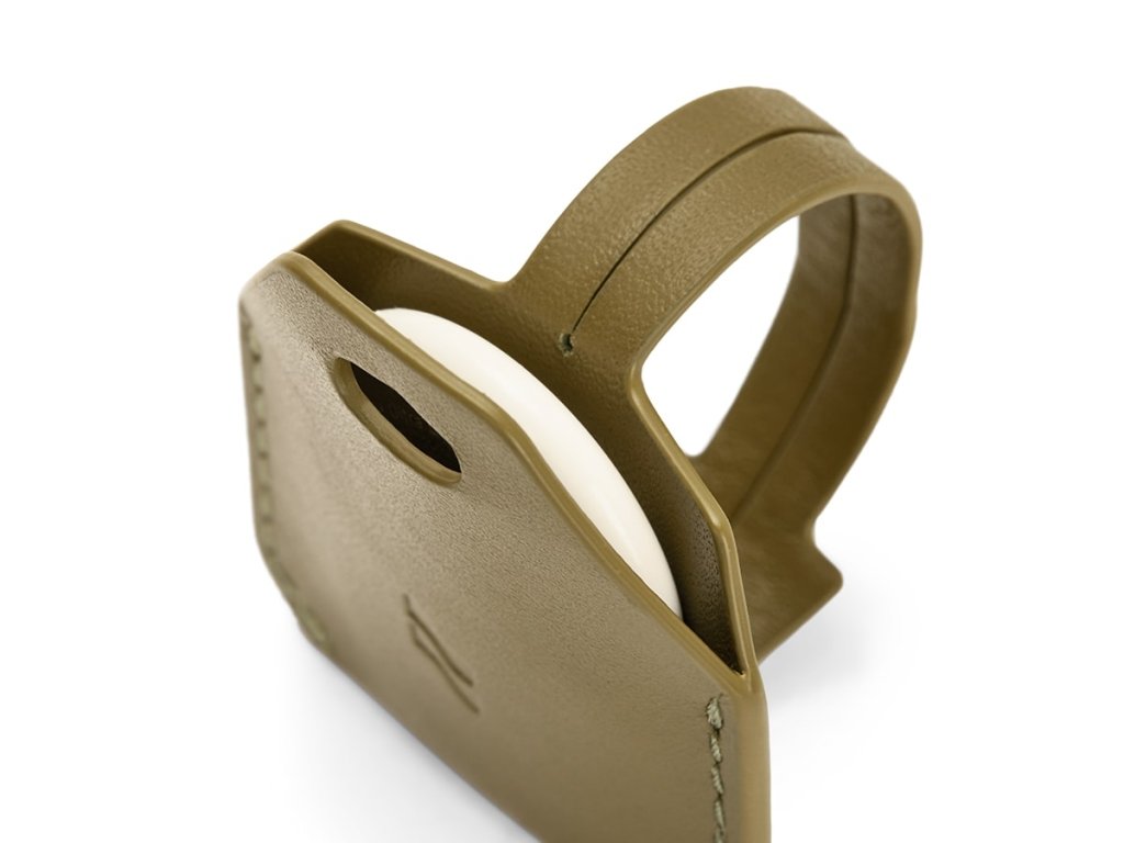 Bagsy_LOJEL_ILOJ 2_Iloj – AirTag Holder_EDC - AH - OLE - 01 - WCH - GL_Olive