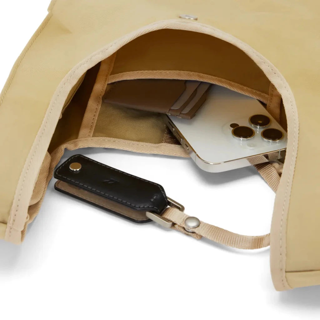 BAGSY_LOJEL_Niru2_Niru - 3 - Way Tote Mini_NCL-SM-SND-01-SPC-GL_Sand