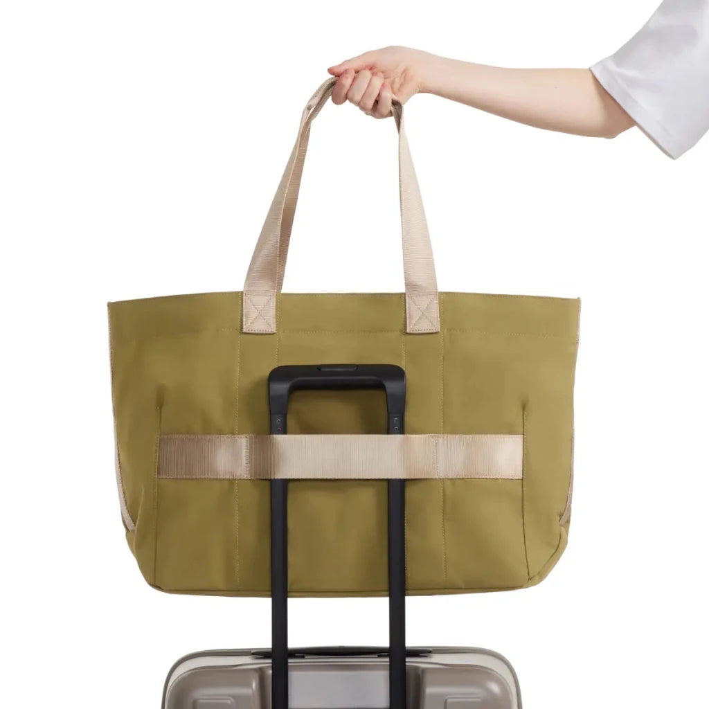 BAGSY_LOJEL_Niru2_Niru – City Tote_NCL-CS-OLE-01-SPC-GL_Olive