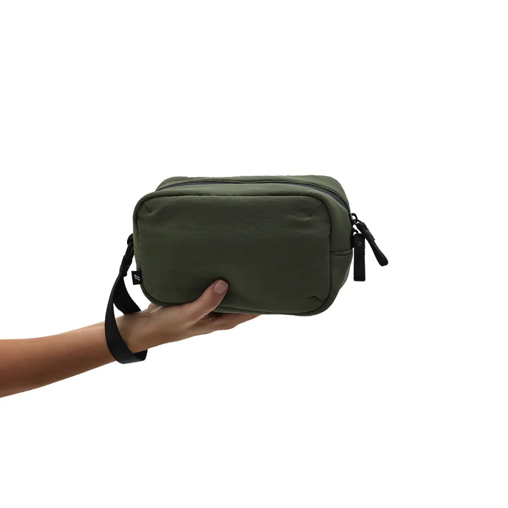 Bagsy_LOJEL_ORDO_ORDO - Essentials Pouch_ORD - EP - MOS - 01 - SCS - GL_Green