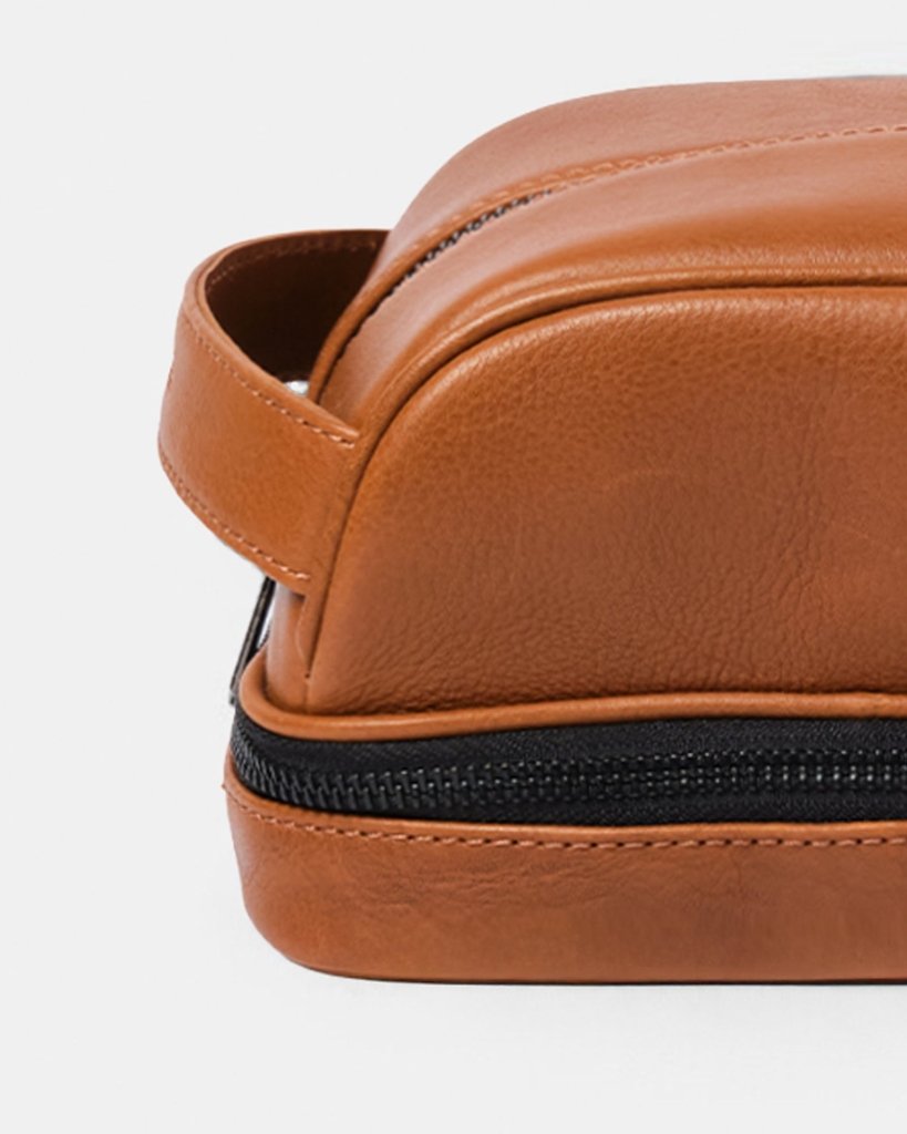BAGSY_Ryokō_Accessories_Liwa Dopp Kit | Tan_ACC - LWK - TN - 002_