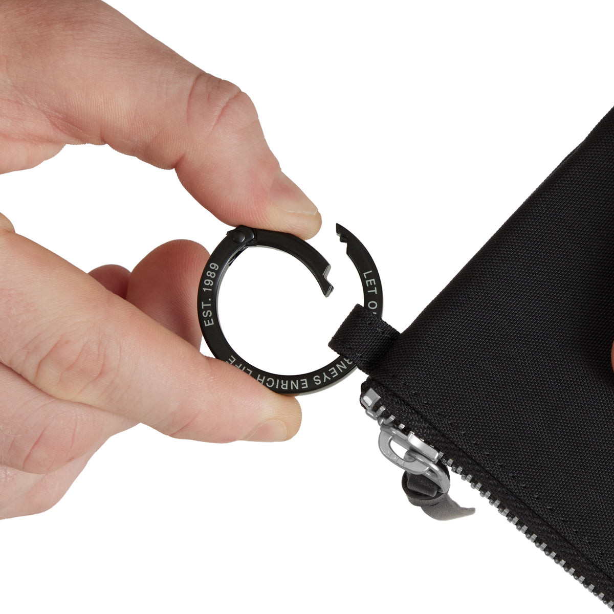 Niru Large Carabiner